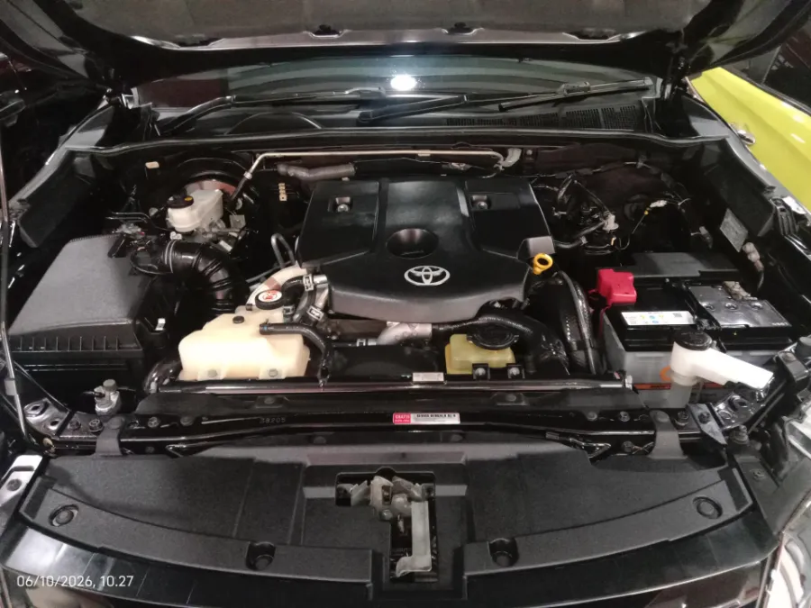 Foto Mobil Bekas Mesin Toyota Fortuner 2.4 4X2 VRZ tahun 2019