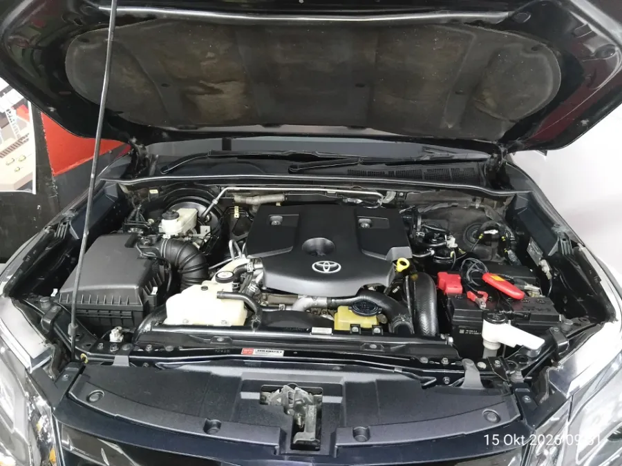 Foto Mobil Bekas Mesin Toyota Fortuner 2.4 4X2 VRZ tahun 2019