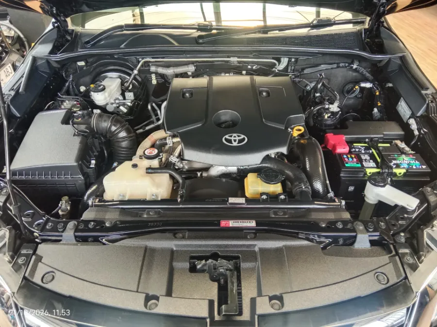 Foto Mobil Bekas Mesin Toyota Fortuner 2.4 4X2 VRZ tahun 2019