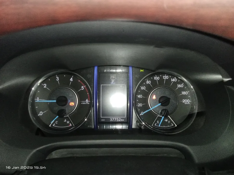 Foto Mobil Bekas Odometer Toyota Fortuner 2.4 4X2 VRZ tahun 2019