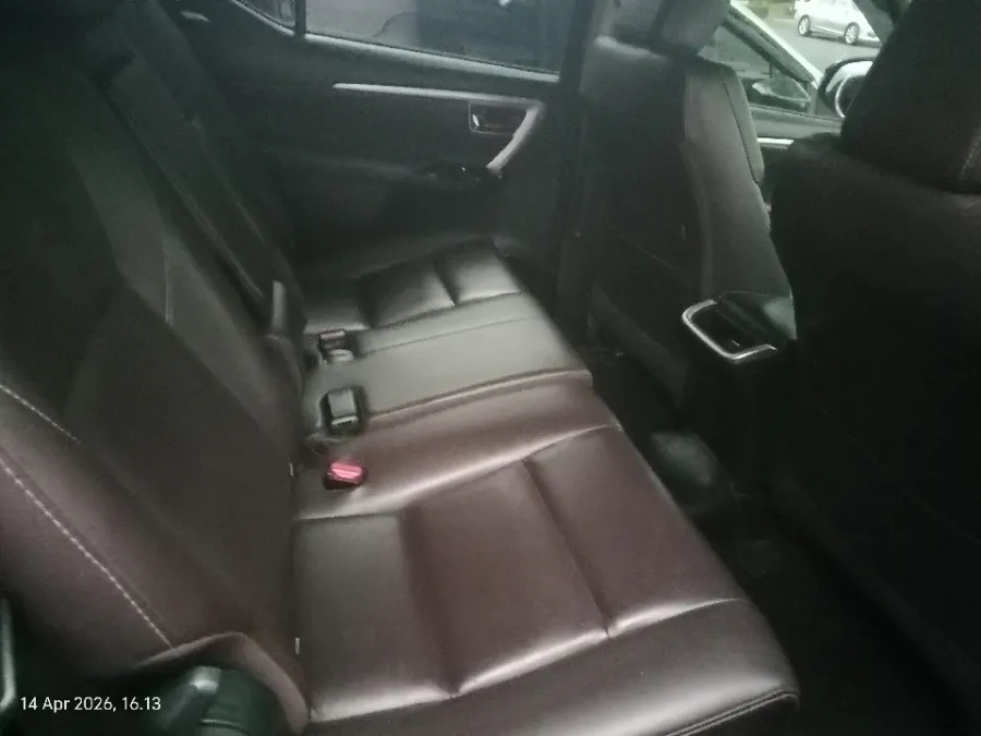 Foto Mobil Bekas Kabin Belakang Toyota Fortuner 2.4 4X2 VRZ tahun 2020