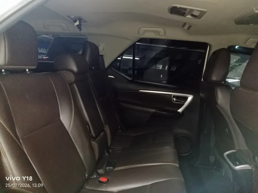 Foto Mobil Bekas Kabin Belakang Toyota Fortuner 2.4 4X2 VRZ tahun 2020
