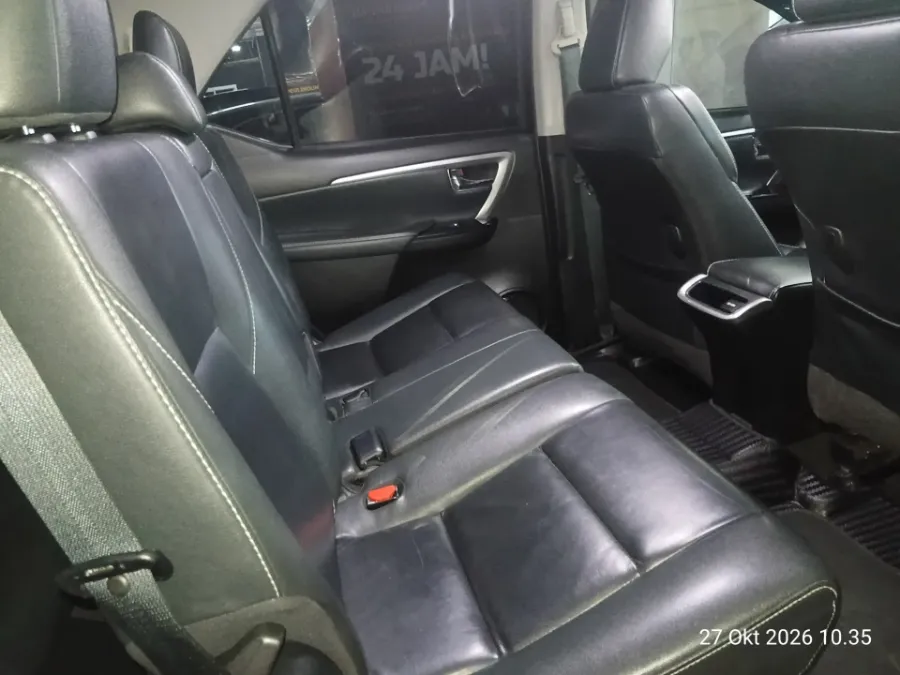 Foto Mobil Bekas Kabin Belakang Toyota Fortuner 2.4 4X2 VRZ tahun 2020