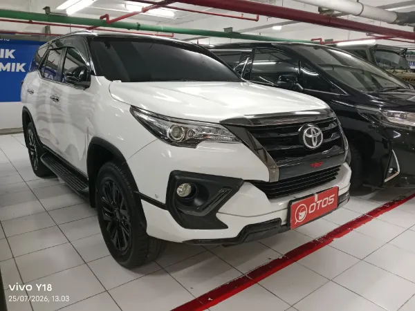 2020 Toyota Fortuner 2.4 4X2 VRZ - Foto 1 dari 6
