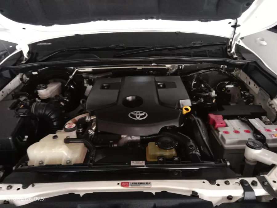 Foto Mobil Bekas Mesin Toyota Fortuner 2.4 4X2 VRZ tahun 2020