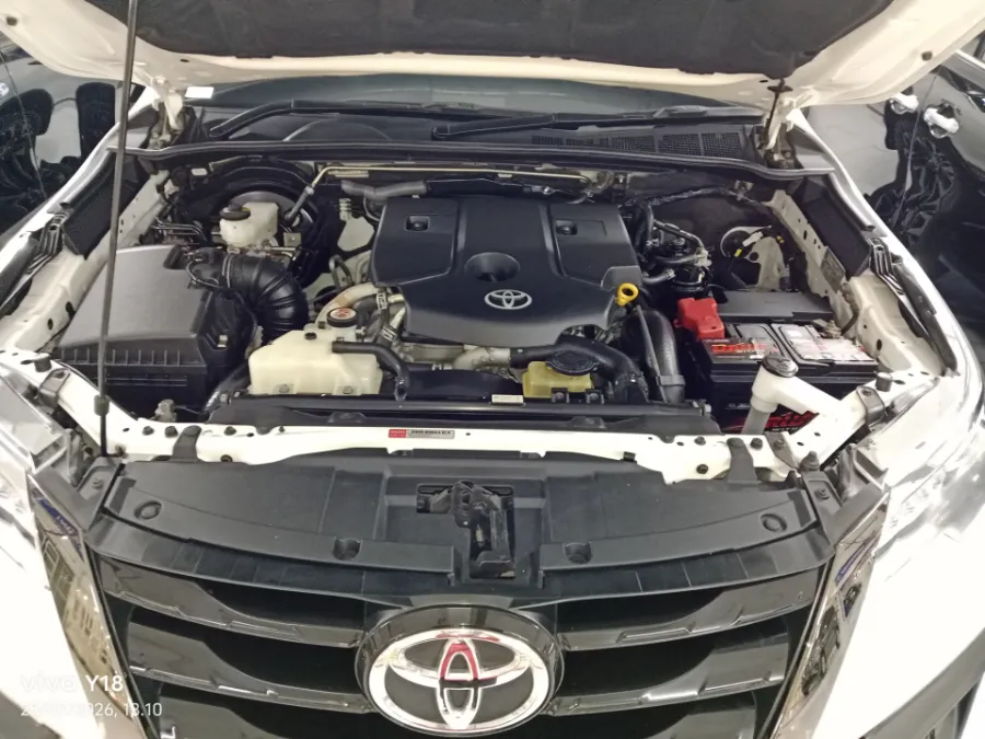 Foto Mobil Bekas Mesin Toyota Fortuner 2.4 4X2 VRZ tahun 2020