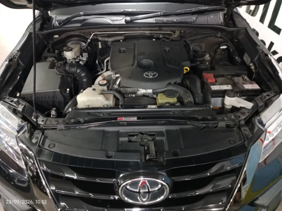 Foto Mobil Bekas Mesin Toyota Fortuner 2.4 4X2 VRZ tahun 2020