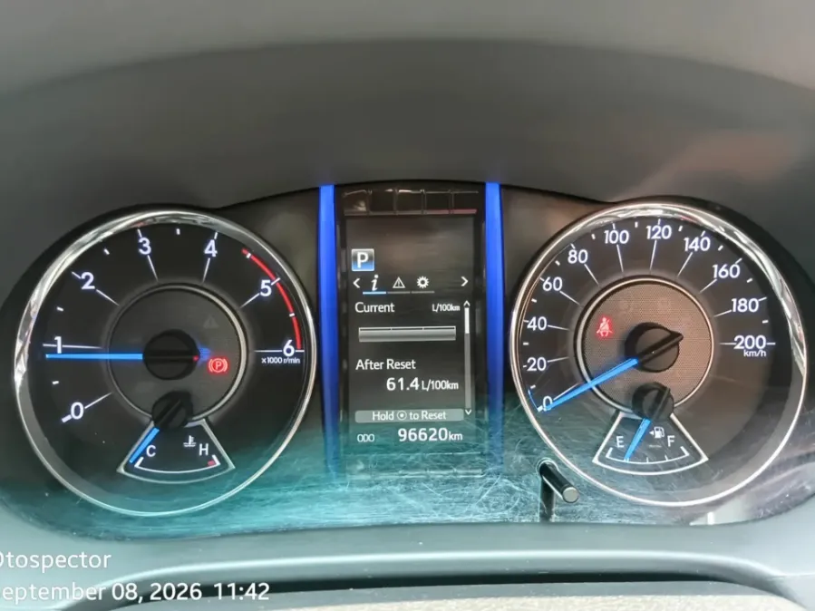 Foto Mobil Bekas Odometer Toyota Fortuner 2.4 4X2 VRZ tahun 2020
