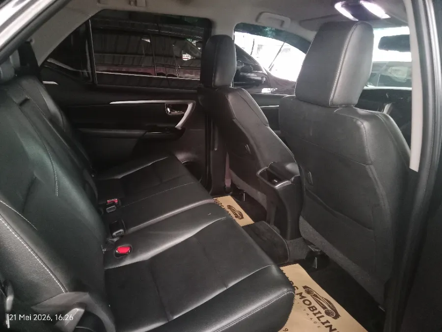 Foto Mobil Bekas Kabin Belakang Toyota Fortuner 2.4 4X2 VRZ tahun 2021