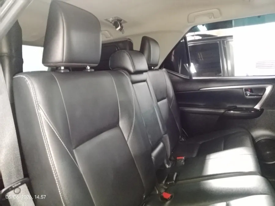 Foto Mobil Bekas Kabin Belakang Toyota Fortuner 2.4 4X2 VRZ tahun 2021