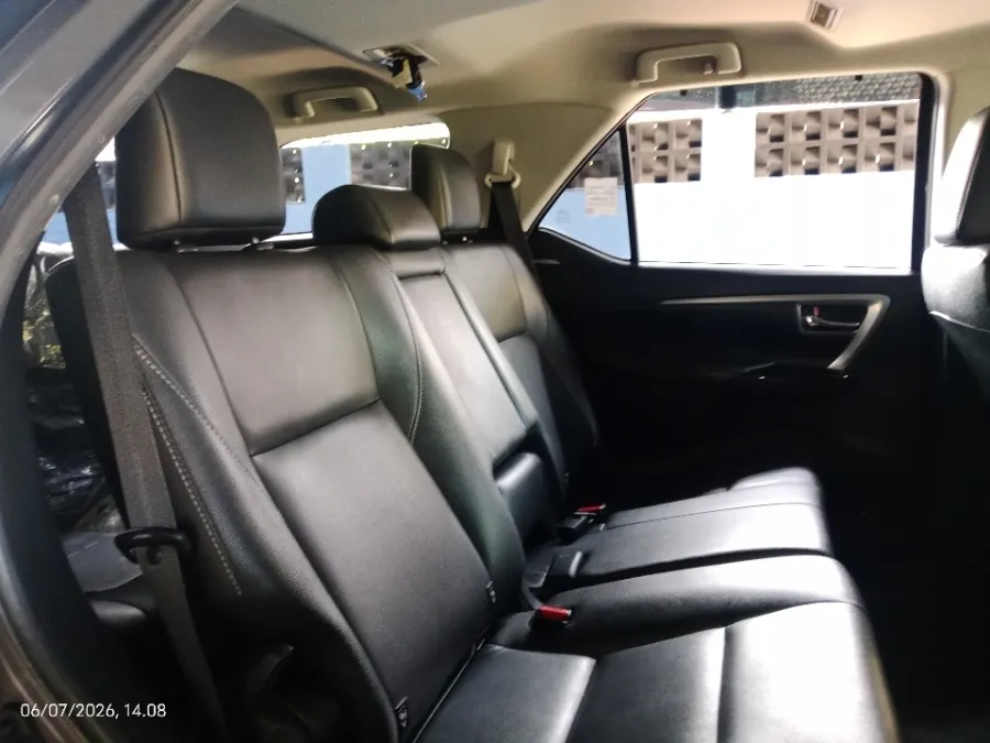 Foto Mobil Bekas Kabin Belakang Toyota Fortuner 2.4 4X2 VRZ tahun 2021