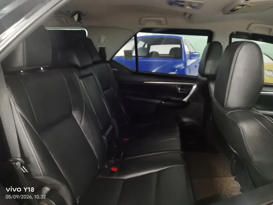 Foto Mobil Bekas Kabin Belakang Toyota Fortuner 2.4 4X2 VRZ tahun 2021
