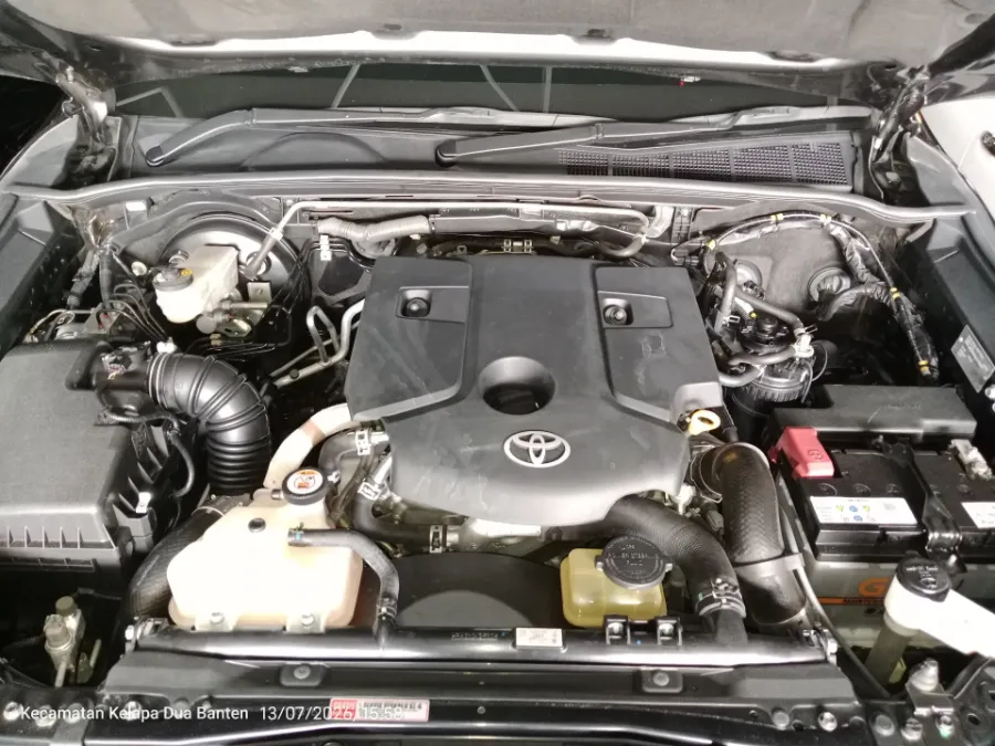 Foto Mobil Bekas Mesin Toyota Fortuner 2.4 4X2 VRZ tahun 2021