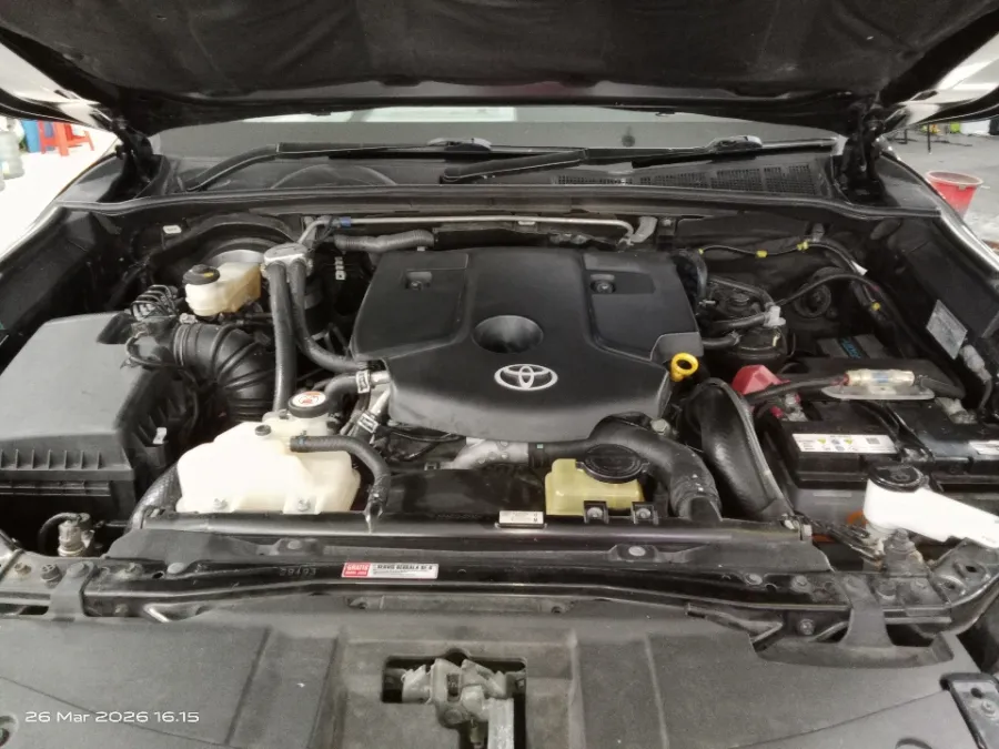 Foto Mobil Bekas Mesin Toyota Fortuner 2.4 4X2 VRZ tahun 2021