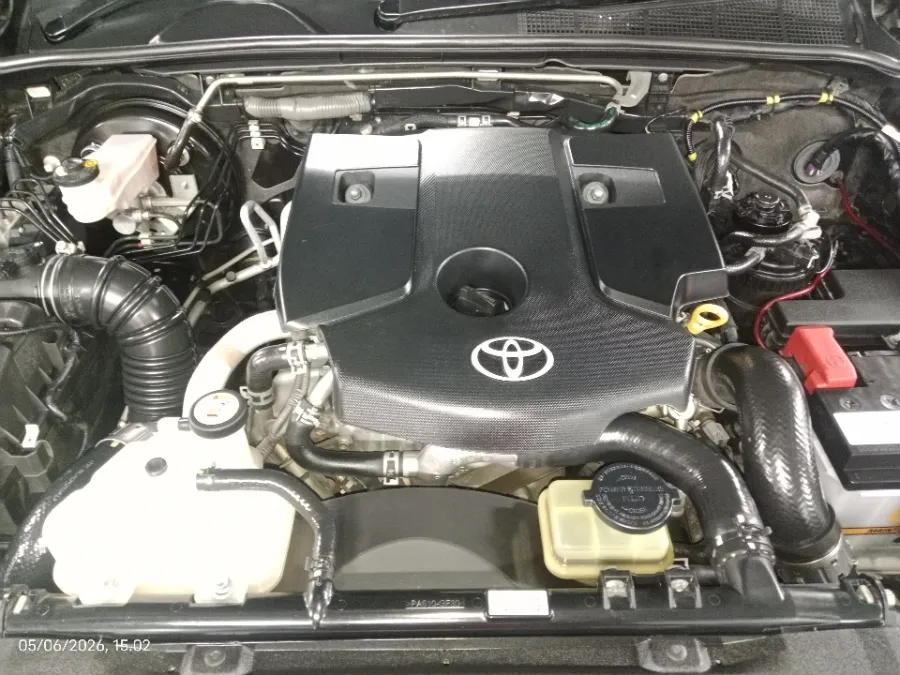 Foto Mobil Bekas Mesin Toyota Fortuner 2.4 4X2 VRZ tahun 2021