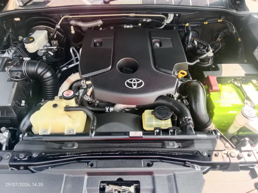 Foto Mobil Bekas Mesin Toyota Fortuner 2.4 4X2 VRZ tahun 2021