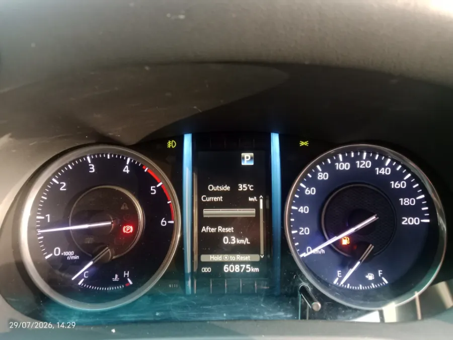 Foto Mobil Bekas Odometer Toyota Fortuner 2.4 4X2 VRZ tahun 2021
