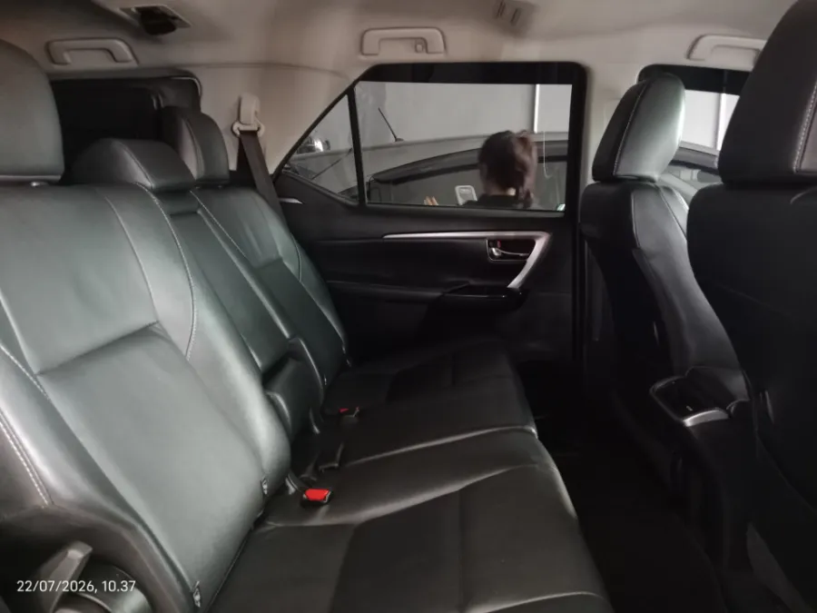 Foto Mobil Bekas Kabin Belakang Toyota Fortuner 2.4 4X2 VRZ tahun 2022
