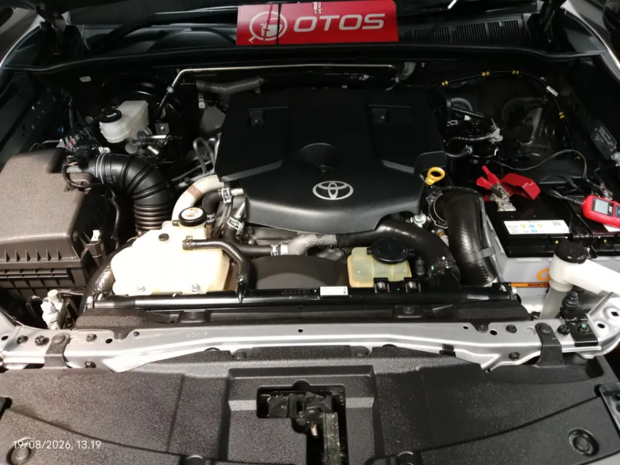 Foto Mobil Bekas Mesin Toyota Fortuner 2.4 4X2 VRZ tahun 2022