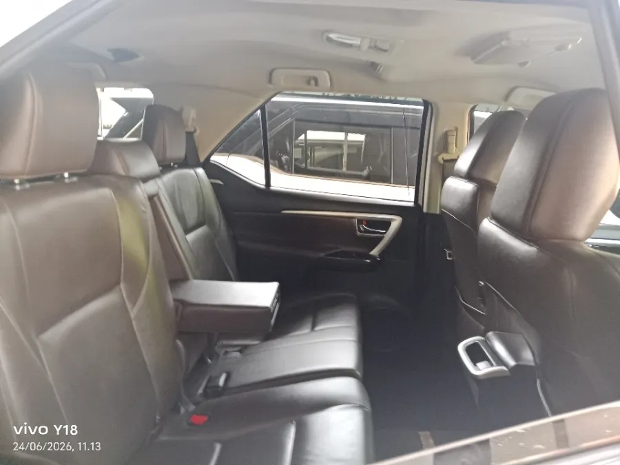 Foto Mobil Bekas Kabin Belakang Toyota Fortuner 2.4 4X2 VRZ TRD tahun 2019