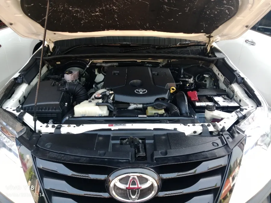 Foto Mobil Bekas Mesin Toyota Fortuner 2.4 4X2 VRZ TRD tahun 2019