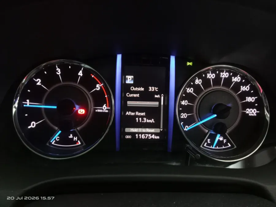 Foto Mobil Bekas Odometer Toyota Fortuner 2.4 4X2 VRZ TRD tahun 2020