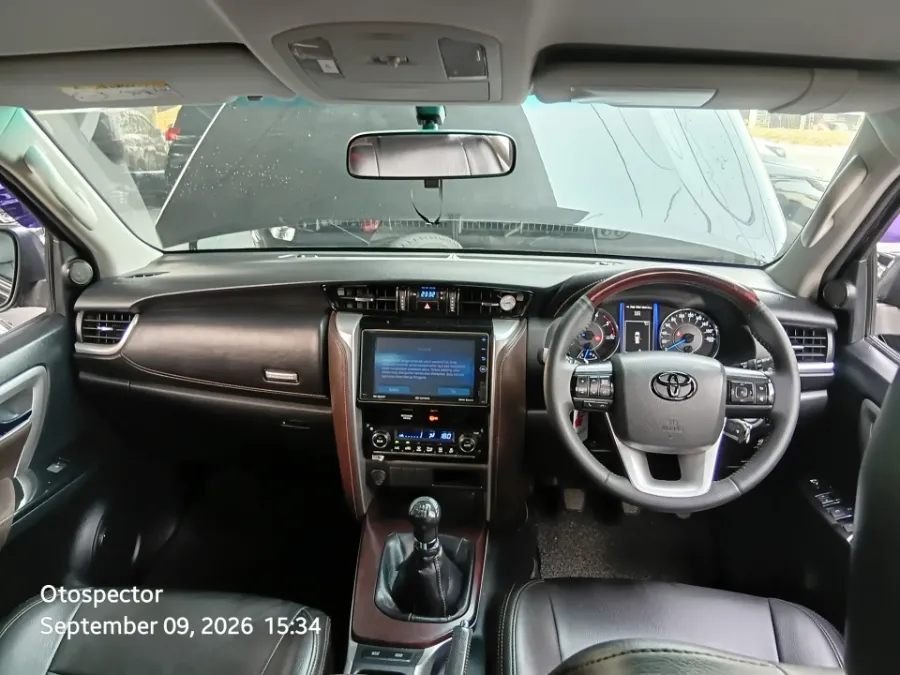 Foto Mobil Bekas Dashboard Toyota Fortuner 2.4 G tahun 2016