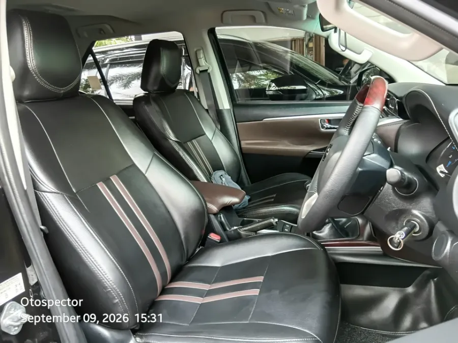 Foto Mobil Bekas Kabin Depan Toyota Fortuner 2.4 G tahun 2016