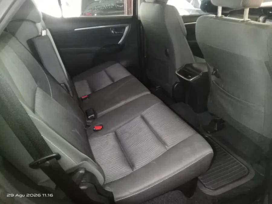 Foto Mobil Bekas Kabin Belakang Toyota Fortuner 2.4 G tahun 2022