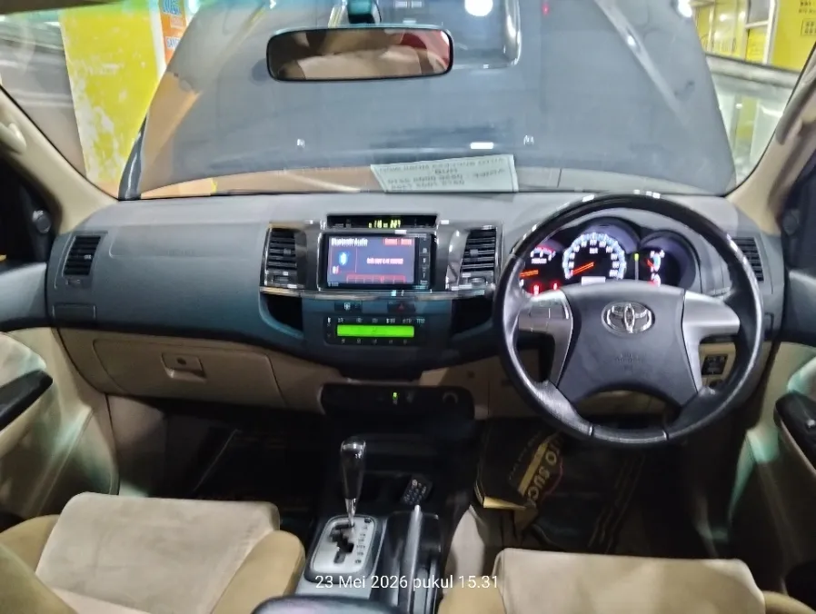 Foto Mobil Bekas Dashboard Toyota Fortuner 2.5 G tahun 2014