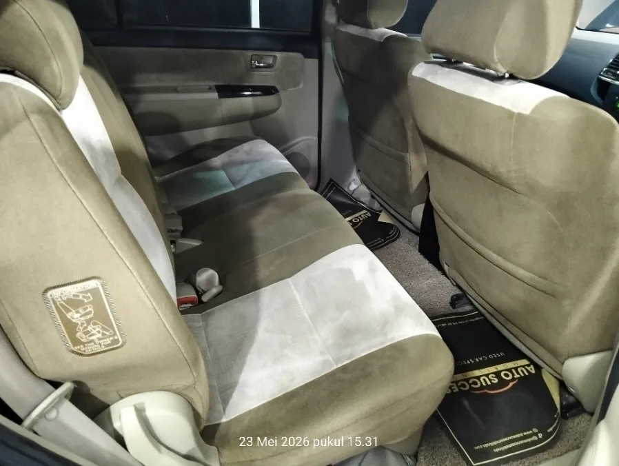 Foto Mobil Bekas Kabin Belakang Toyota Fortuner 2.5 G tahun 2014