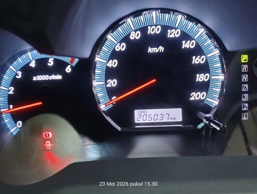 Foto Mobil Bekas Odometer Toyota Fortuner 2.5 G tahun 2014