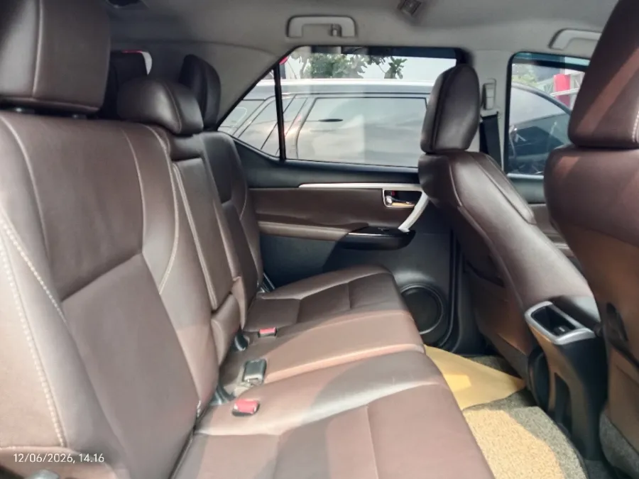 Foto Mobil Bekas Kabin Belakang Toyota Fortuner 2.7 4X2 SRZ tahun 2017