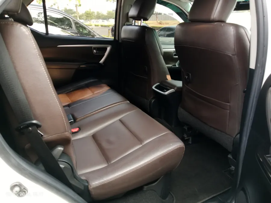 Foto Mobil Bekas Kabin Belakang Toyota Fortuner 2.7 4X2 SRZ tahun 2018