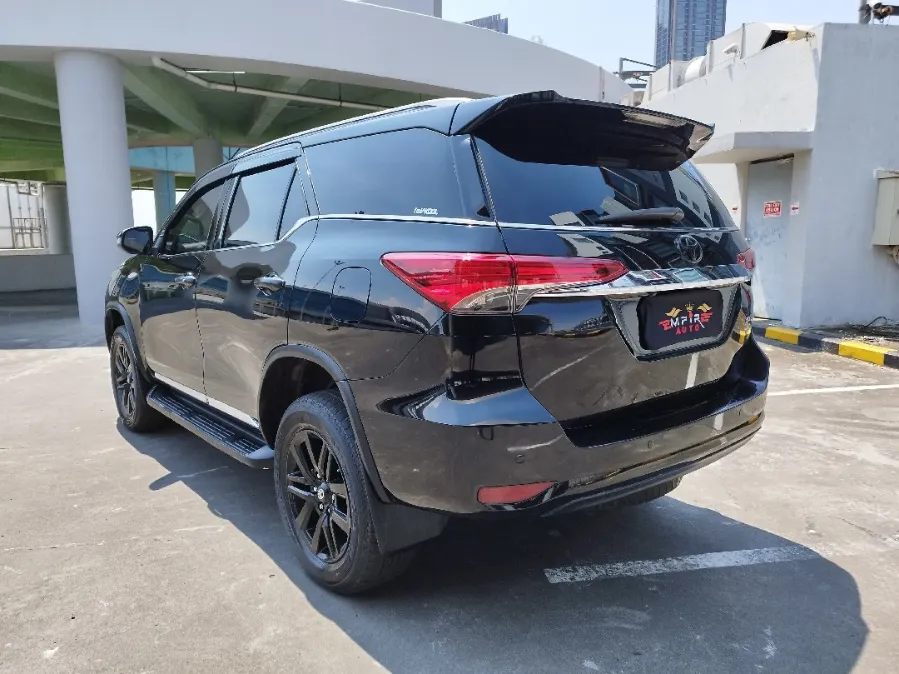 Foto Mobil Bekas Kiri Belakang Toyota Fortuner 2.7 4X2 SRZ tahun 2019