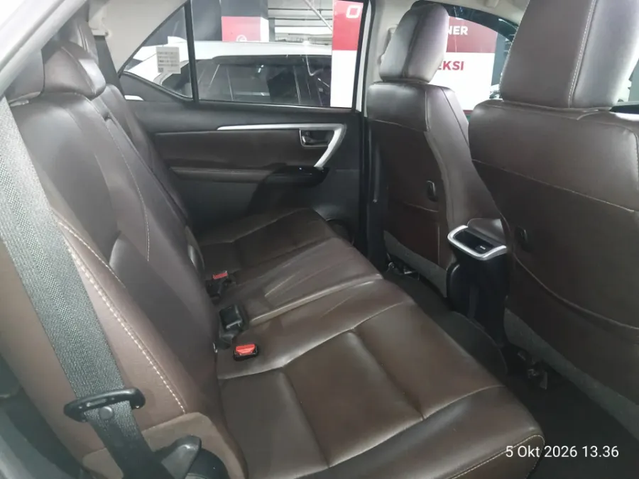 Foto Mobil Bekas Kabin Belakang Toyota Fortuner 2.7 SRZ tahun 2020