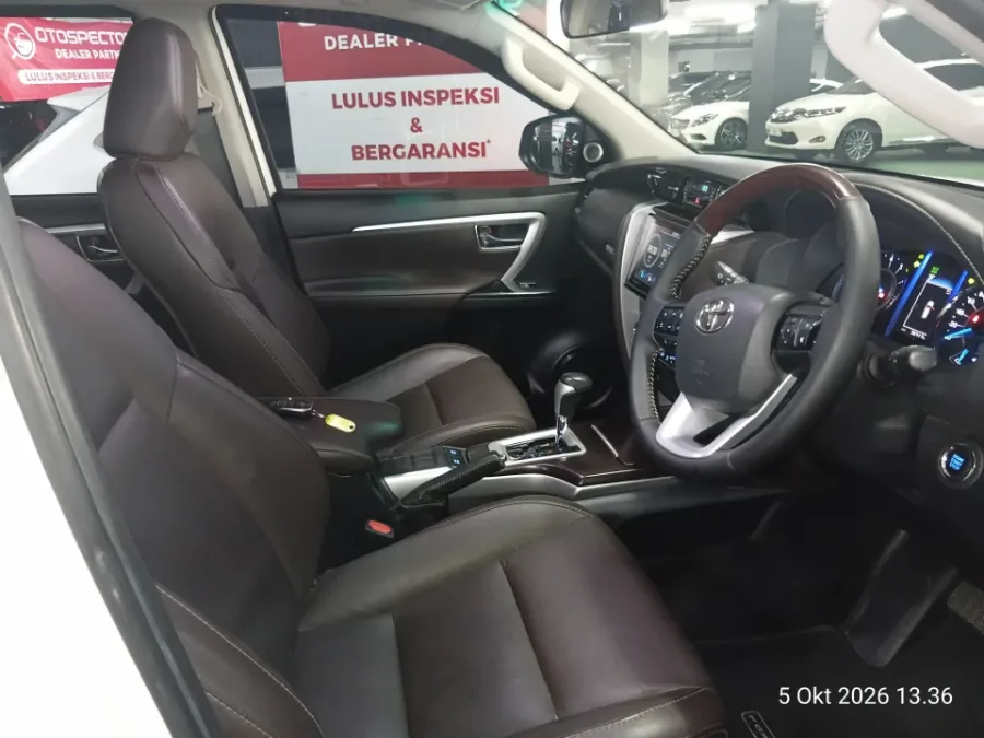 Foto Mobil Bekas Kabin Depan Toyota Fortuner 2.7 SRZ tahun 2020
