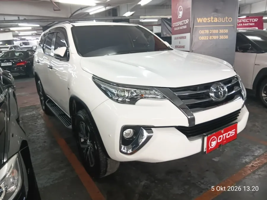 Foto Mobil Bekas Kanan Depan Toyota Fortuner 2.7 SRZ tahun 2020