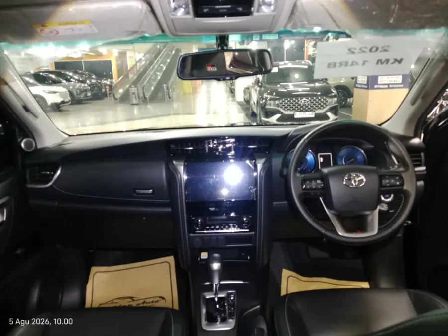 Foto Mobil Bekas Dashboard Toyota Fortuner 2.8 4X2 VRZ tahun 2022