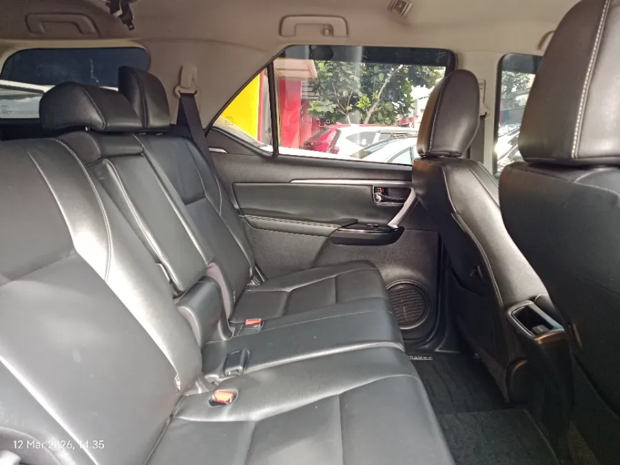 Foto Mobil Bekas Kabin Belakang Toyota Fortuner 2.8 4X2 VRZ tahun 2022