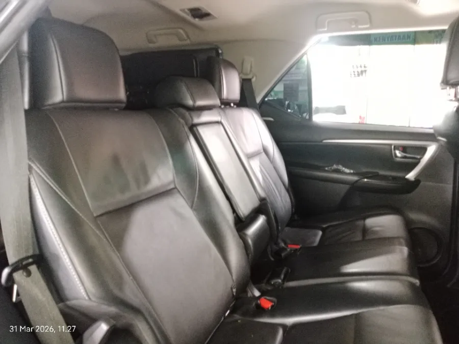 Foto Mobil Bekas Kabin Belakang Toyota Fortuner 2.8 4X2 VRZ tahun 2022
