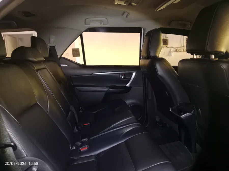 Foto Mobil Bekas Kabin Belakang Toyota Fortuner 2.8 4X2 VRZ tahun 2022