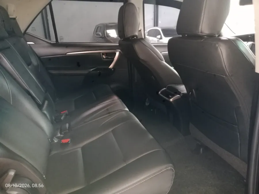 Foto Mobil Bekas Kabin Belakang Toyota Fortuner 2.8 4X2 VRZ tahun 2022