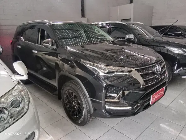 2022 Toyota Fortuner 2.8 4X2 VRZ - Foto 1 dari 6