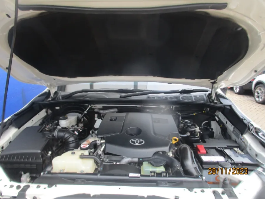 Foto Mobil Bekas Mesin Toyota Fortuner 2.8 4X2 VRZ tahun 2022