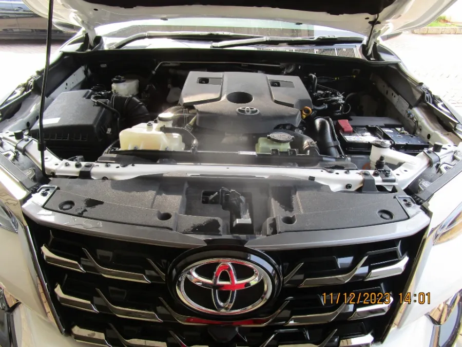 Foto Mobil Bekas Mesin Toyota Fortuner 2.8 4X2 VRZ tahun 2022