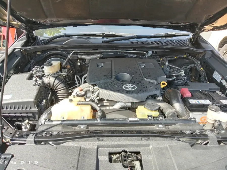 Foto Mobil Bekas Mesin Toyota Fortuner 2.8 4X2 VRZ tahun 2022