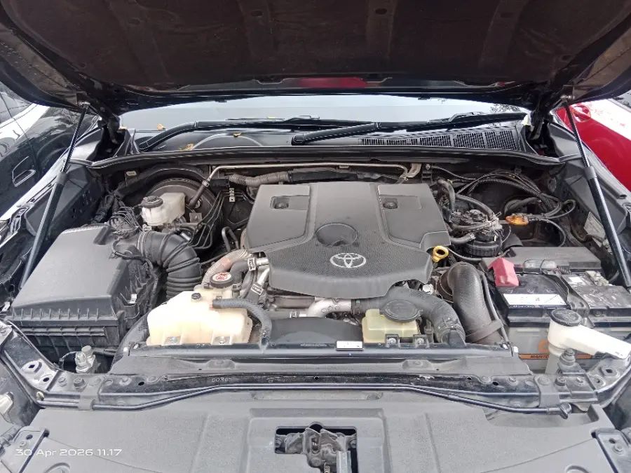 Foto Mobil Bekas Mesin Toyota Fortuner 2.8 4X2 VRZ tahun 2022