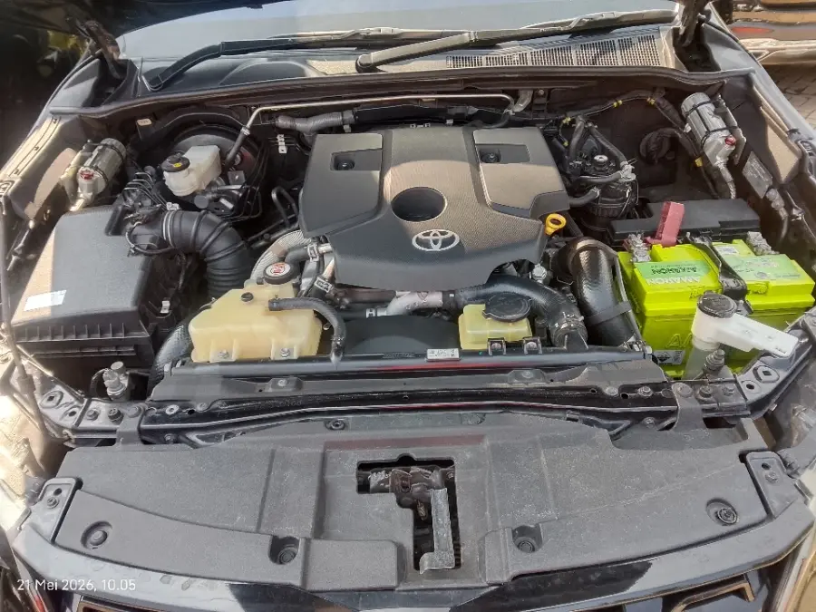 Foto Mobil Bekas Mesin Toyota Fortuner 2.8 4X2 VRZ tahun 2022