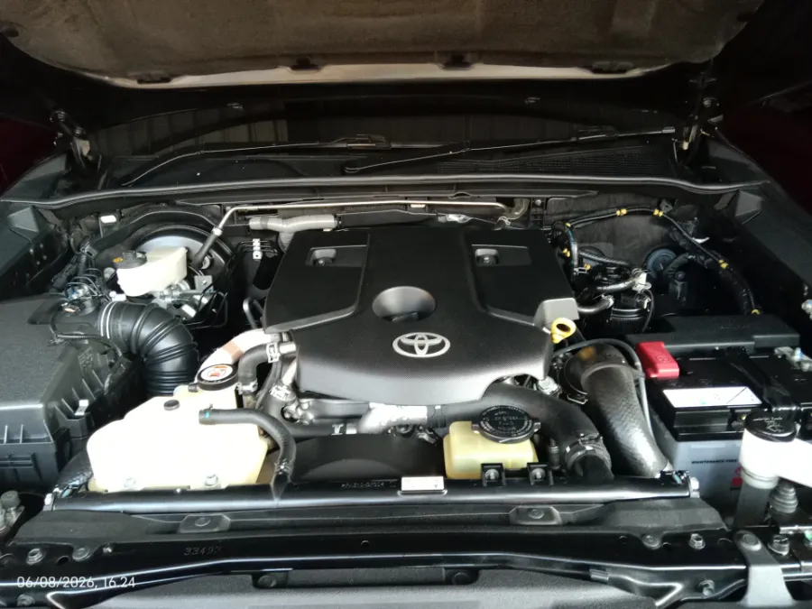 Foto Mobil Bekas Mesin Toyota Fortuner 2.8 4X2 VRZ tahun 2022